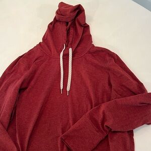 Vuori Hali Essential Hoodie, Red Heather